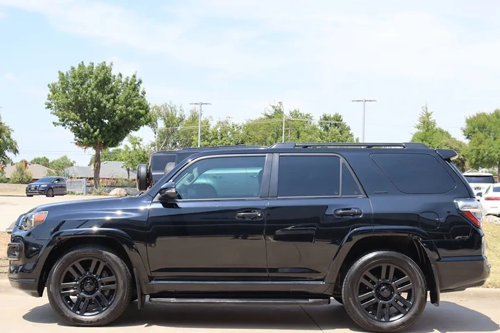 $30993 : 2020 4Runner Limited image 7