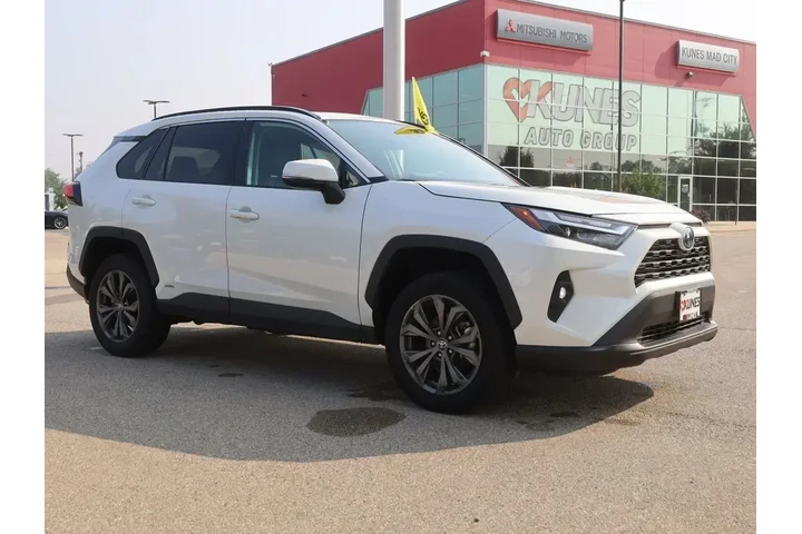 $25977 : Toyota RAV4 Hybrid 2022 AWD image 2