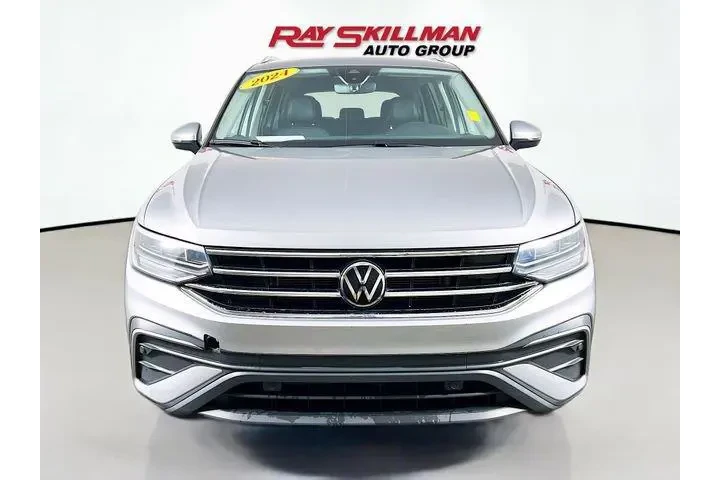 $24975 : Volkswagen Tiguan 2024 SE 4d image 2