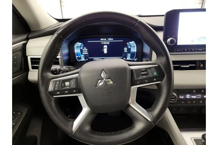 $25998 : Mitsubishi Outlander 2024 SE image 10