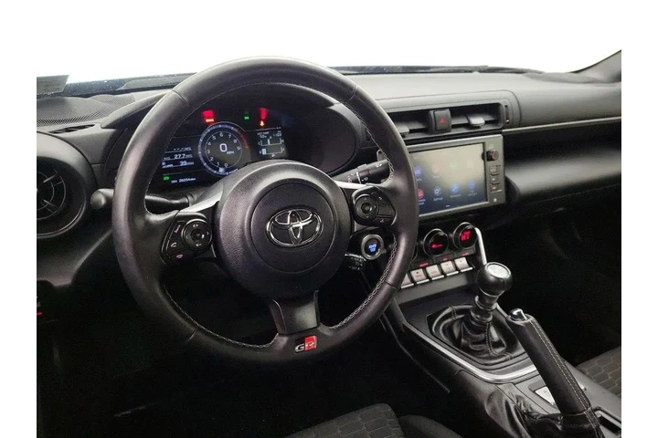 $27998 : Toyota GR86 2023 2dr Coupe 6 image 9