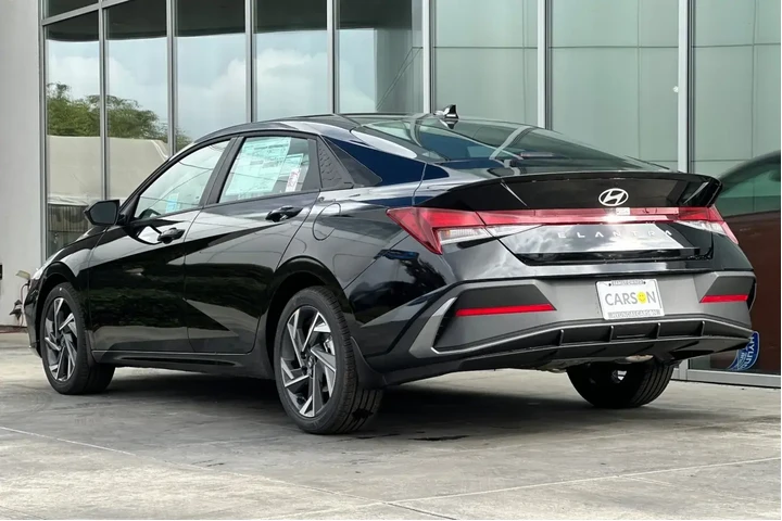 $23000 : Hyundai ELANTRA 2025 SEL Spo image 6