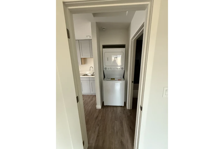 $2200 : 1 bedroom apartment image 1