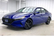 $19290 : Hyundai ELANTRA 2023 SEL 4dr thumbnail