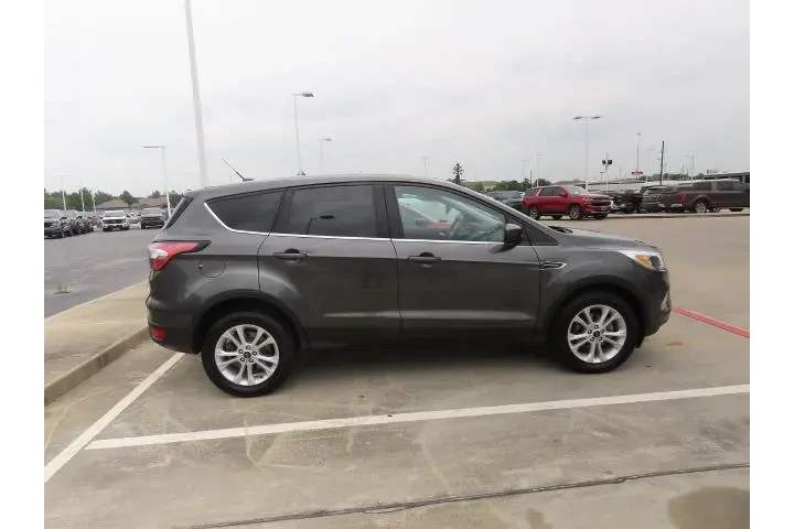 $9999 : Ford Escape 2017 SE 4dr SUV image 10
