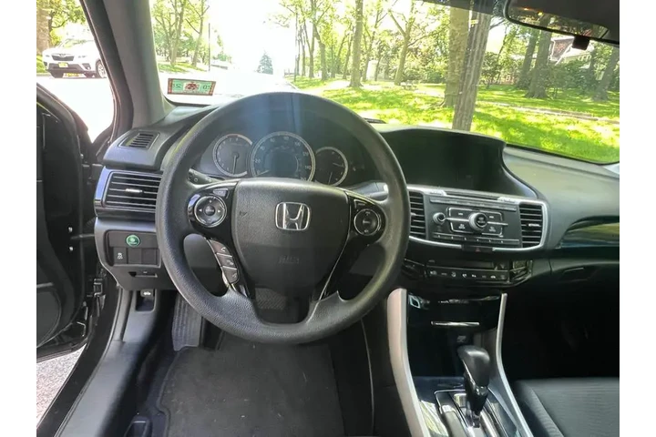 $13995 : Used 2016 Accord Sedan 4dr I4 image 9