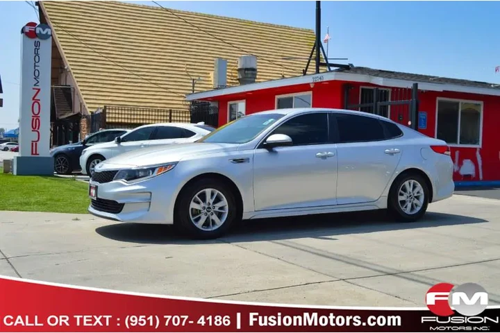 $13265 : Used 2018 Optima LX Auto for image 1
