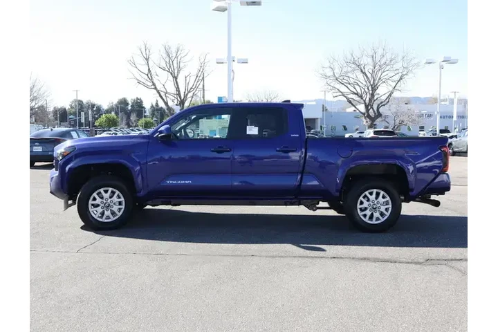 $35650 : Toyota Tacoma 2025 4x4 SR5 4 image 7