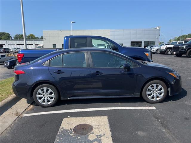 $18690 : PRE-OWNED 2022 TOYOTA COROLLA image 9