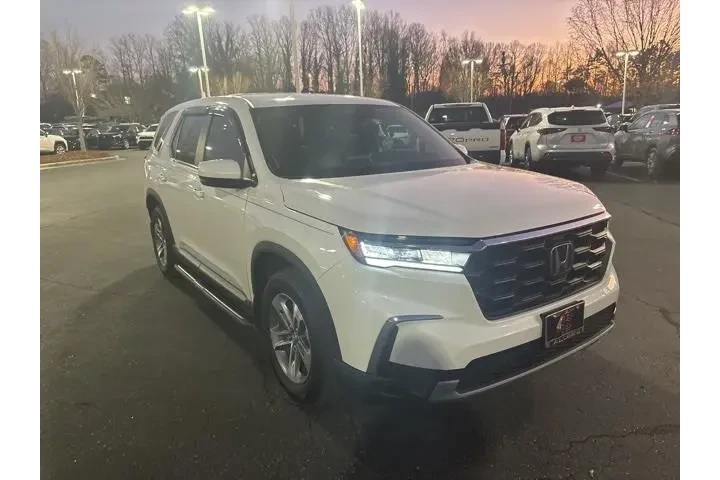 $39390 : Honda Pilot 2024 AWD EX-L 4d image 3