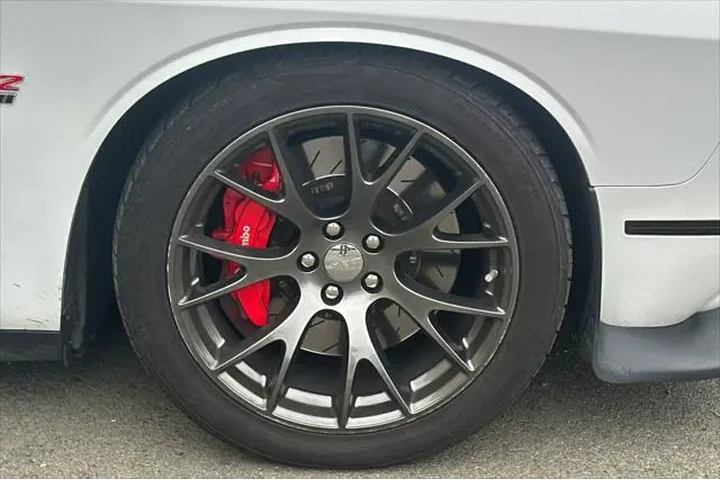 $33990 : Dodge Challenger 2015 SRT 39 image 7