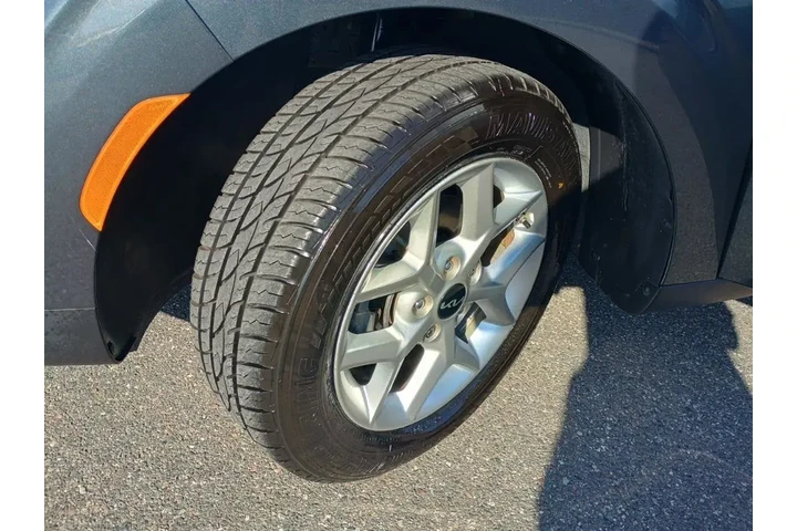 $15652 : Kia Soul 2023 LX 4dr Crossov image 9