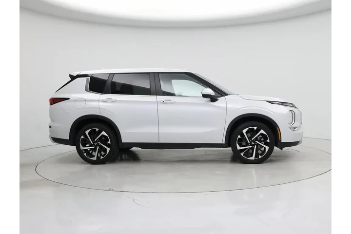 $26998 : Mitsubishi Outlander 2024 SE image 7