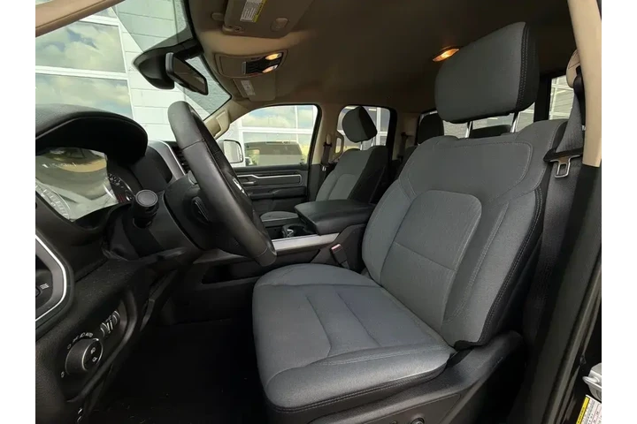 $28595 : Ram 1500 2019 4x2 Big Horn 4 image 6