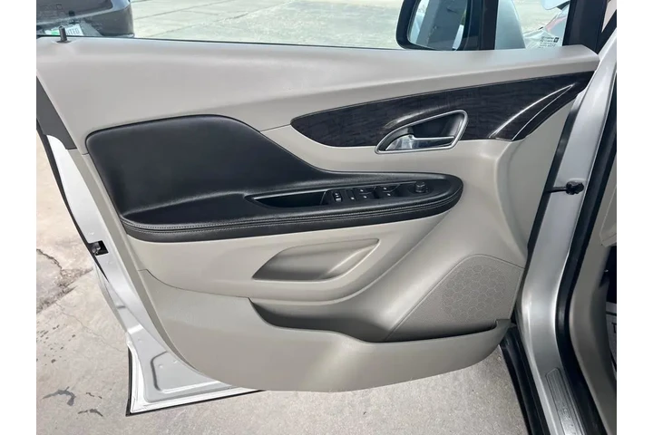 2016 Encore Base FWD image 10