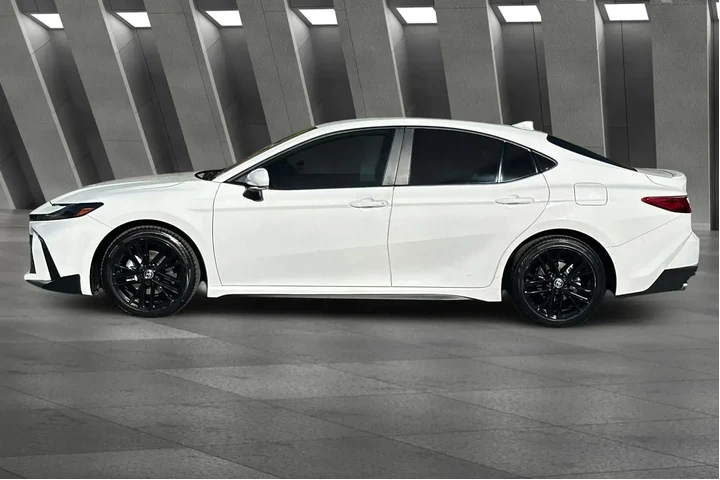 $25800 : Toyota Camry 2025 SE 4dr Sed image 8