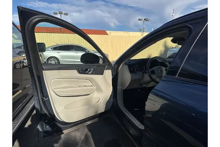 $27851 : Volvo XC60 2023 AWD B5 Plus image 5