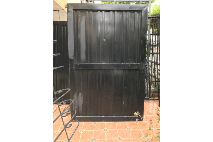 $450000 : Vendo varias puertas en lámina image 1
