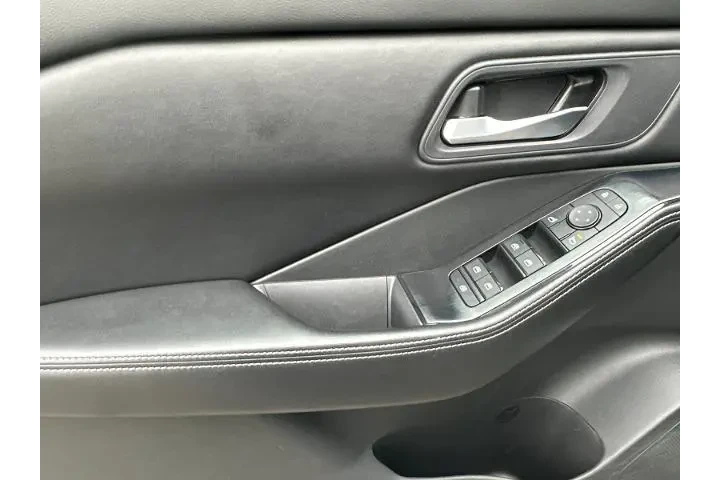 $20750 : Nissan Rogue 2024 SV 4dr Cro image 10