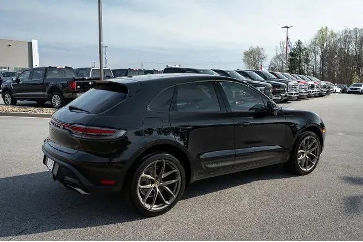 $39999 : Porsche Macan 2022 AWD 4dr S image 10