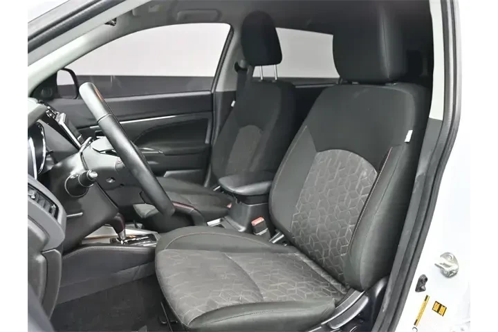 $17419 : Mitsubishi Outlander Sport 2 image 10