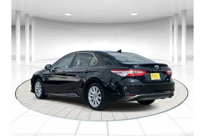 $19999 : Toyota Camry 2019 SE 4dr Sed image 2