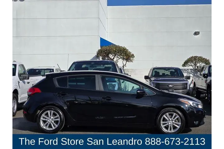 $8900 : Kia Forte5 2017 LX 4dr Hatch image 9