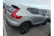$27299 : Volvo XC40 2025 AWD B5 Core thumbnail