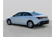 $15920 : Hyundai ELANTRA 2025 SE 4dr thumbnail
