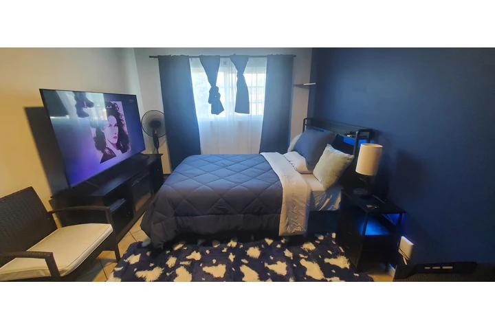 $1250 : Furnished Room for Rent image 5