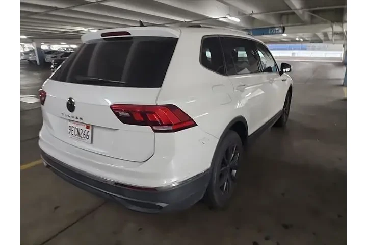 $22995 : Volkswagen Tiguan 2023 SE 4d image 2