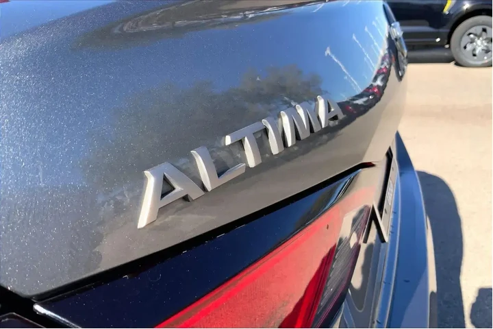 $17938 : Nissan Altima 2024 2.5 SV 4d image 9