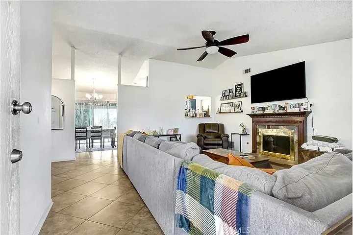 $1275 : Rialto- Listo image 6