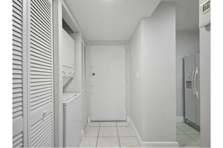 $2100 : Apartamento 2/1 For Rent image 4