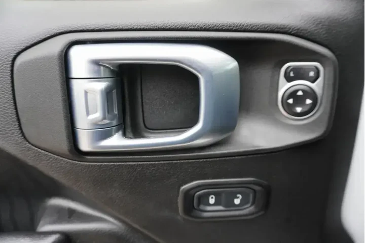 $25888 : Jeep Wrangler 2021 4x4 Sport image 8