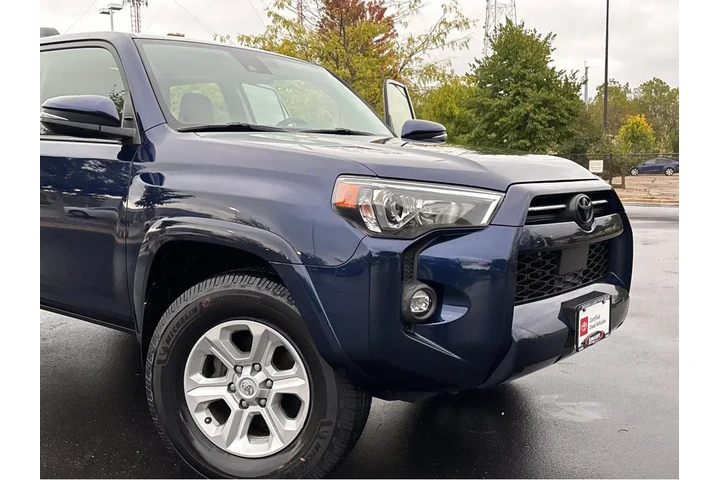 $40000 : Gold Certified2022 4Runner SR image 7