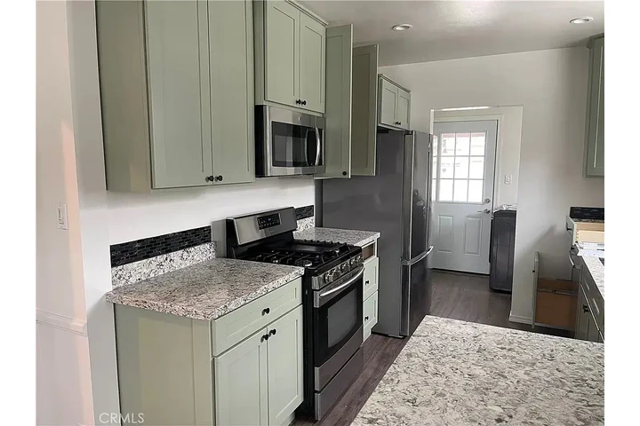 $900 : Beautiful Home...LAKEWOOD,CA image 6