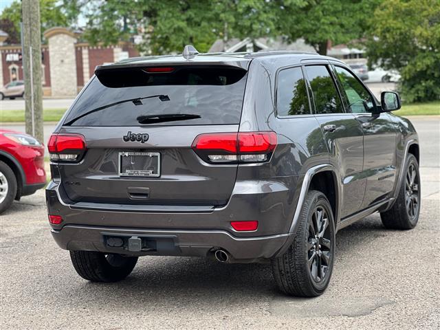 $17999 : 2017 Grand Cherokee image 6