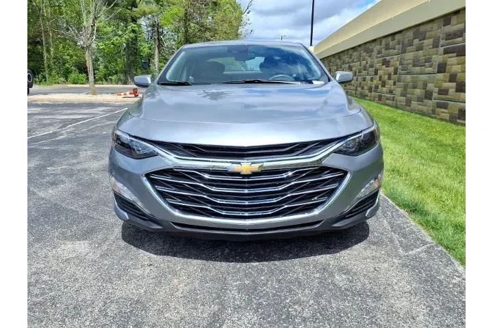 $21224 : Chevrolet Malibu 2025 LT 4dr image 3