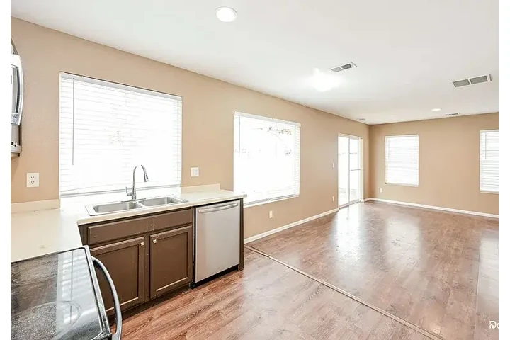 $1580 : HOUSE FOR RENT IN DENVER CO image 2