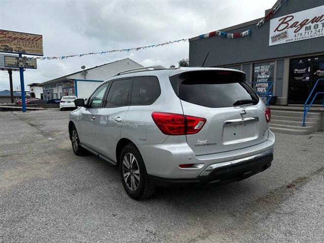 $16900 : 2018 Pathfinder SL image 7