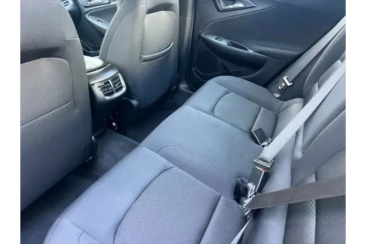 $19677 : Chevrolet Malibu 2025 LT 4dr image 5