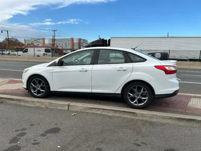 $5800 : 2013 Focus SE image 7