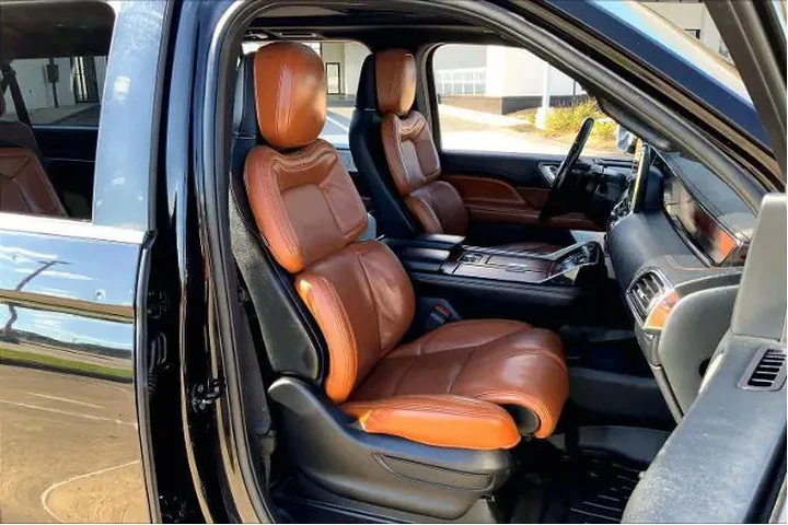 $19797 : Lincoln Navigator L 2020 4x4 image 9