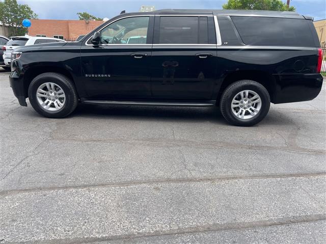 $21654 : 2017 Suburban LT, 8 PASSENGER image 2