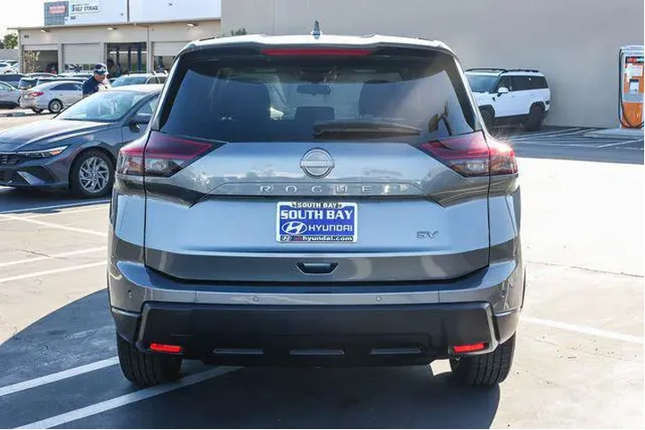 $19998 : Nissan Rogue 2024 SV 4dr Cro image 5