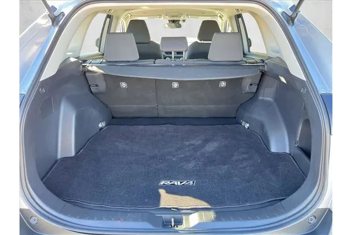 $30500 : Toyota RAV4 2024 AWD XLE 4dr image 6