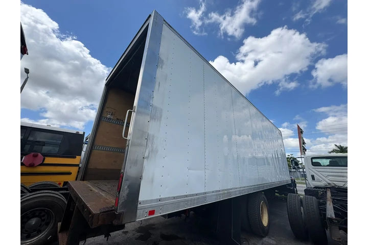 INTERNATIONAL 28FT DRY BOX FOR image 3