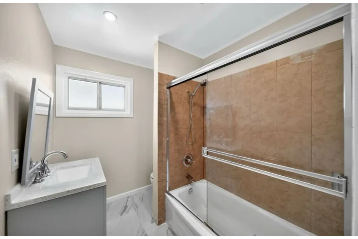 $2475 : 3 Bedroom House In Inglewood image 9