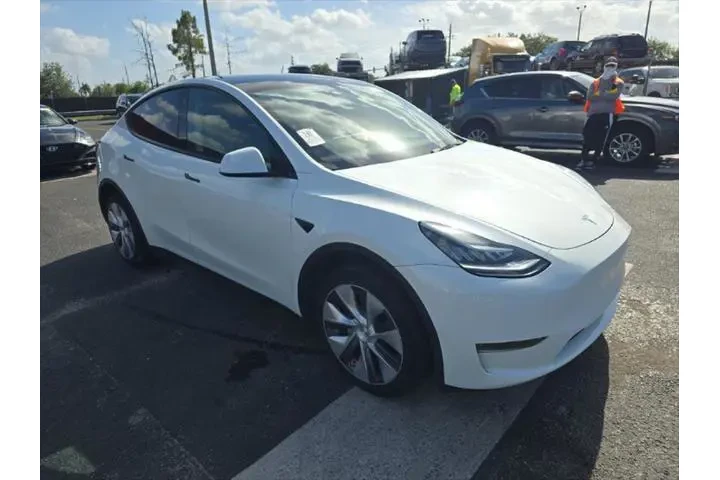 $29493 : Tesla Model Y 2023 AWD 4dr C image 3
